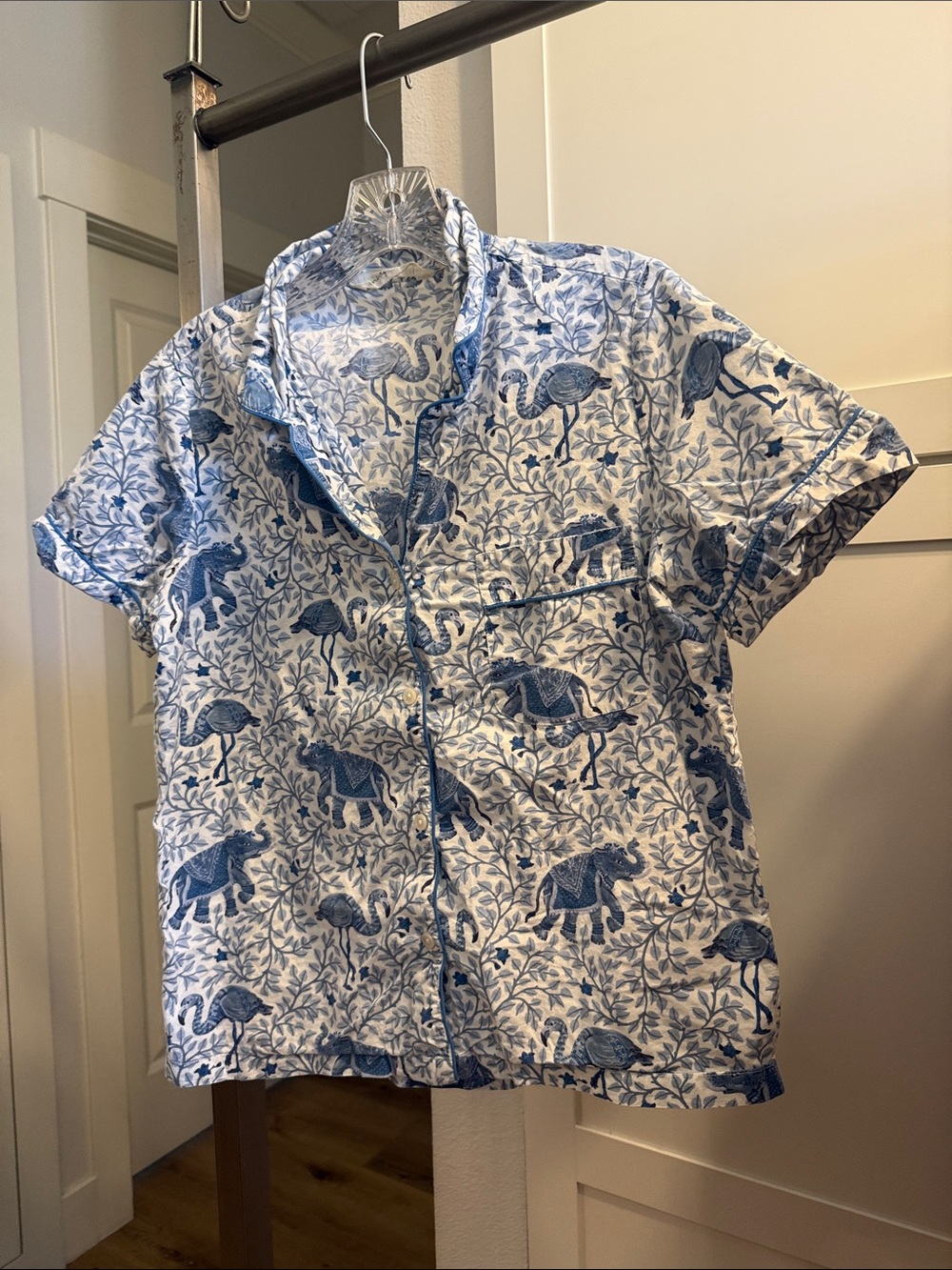 Like new! Printfresh Blue and White Animal Print Short-Sleeve Top
